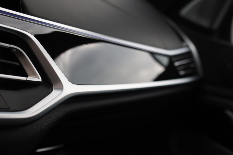 BMW X7 M50i *Sky Lounge*B&W Audio*Mansory*Massage*360 Camera*