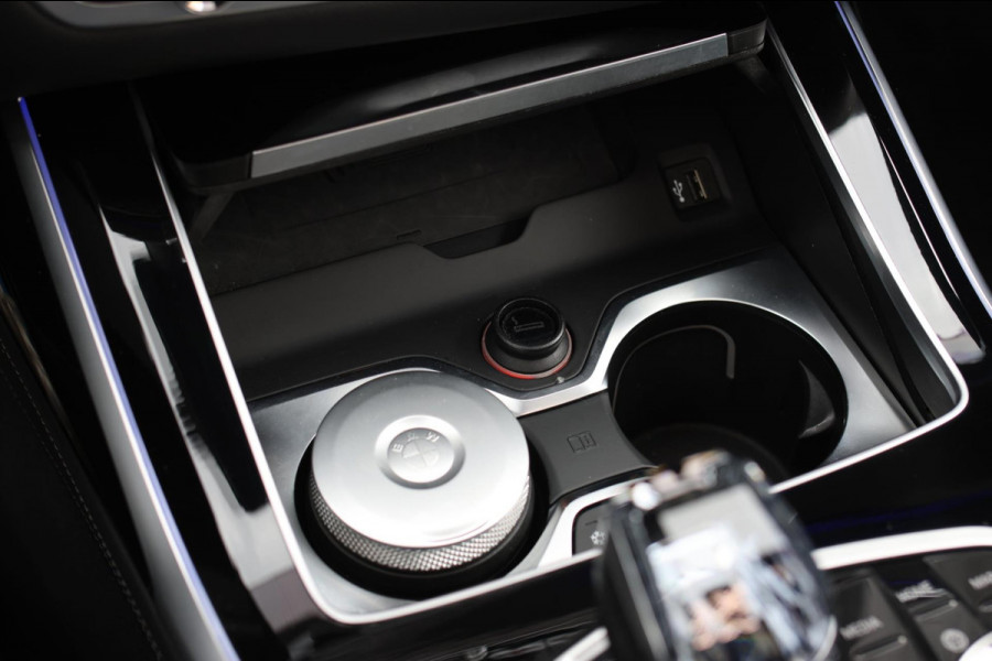 BMW X7 M50i *Sky Lounge*B&W Audio*Mansory*Massage*360 Camera*