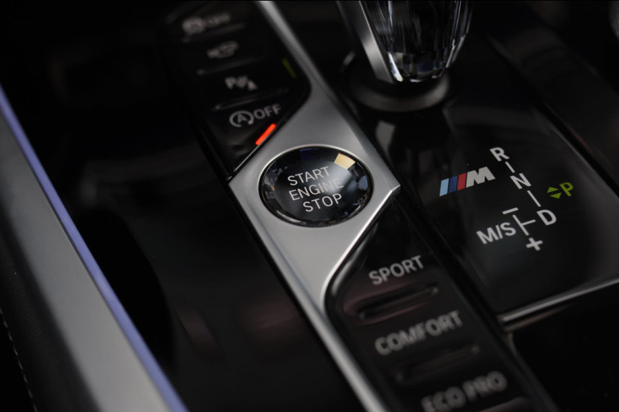 BMW X7 M50i *Sky Lounge*B&W Audio*Mansory*Massage*360 Camera*