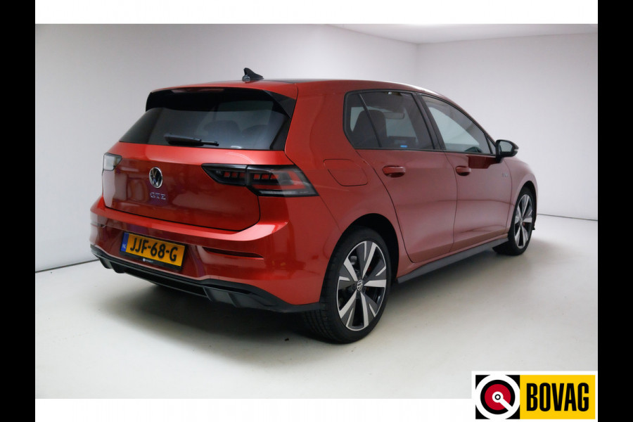 Volkswagen Golf 1.5 eHybrid GTE Black Style 272 PK | Panoramadak | Leer | Elec. trekhaak | Headup | Stoel- & stuurverw. | Stoelventilatie, Sfeerverlichting, bestuurdersstoel met geheugen, IQ matrix Led, Travel assist Volkswagen Golf 1.5 eHybrid GTE Black Style 272 PK | Panoramadak | Leer | Elec. trekhaak | Headup | Stoel- & stuurverw. | Stoelventilatie, Sfeerverlichting, bestuurdersstoel met geheugen, IQ matrix Led, Travel assist