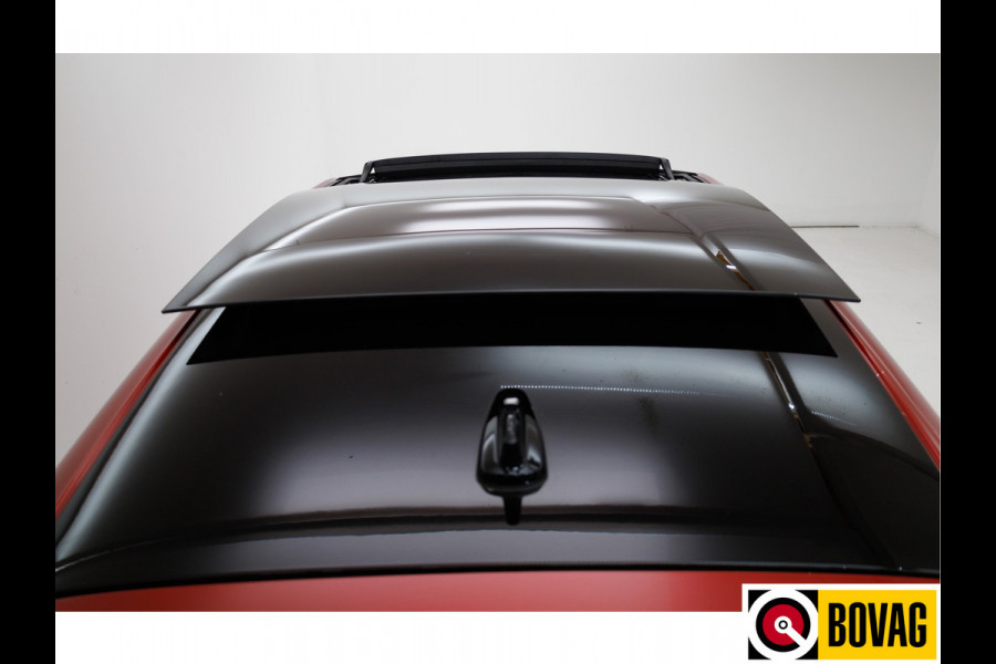 Volkswagen Golf 1.5 eHybrid GTE Black Style 272 PK | Panoramadak | Leer | Elec. trekhaak | Headup | Stoel- & stuurverw. | Stoelventilatie, Sfeerverlichting, bestuurdersstoel met geheugen, IQ matrix Led, Travel assist Volkswagen Golf 1.5 eHybrid GTE Black Style 272 PK | Panoramadak | Leer | Elec. trekhaak | Headup | Stoel- & stuurverw. | Stoelventilatie, Sfeerverlichting, bestuurdersstoel met geheugen, IQ matrix Led, Travel assist