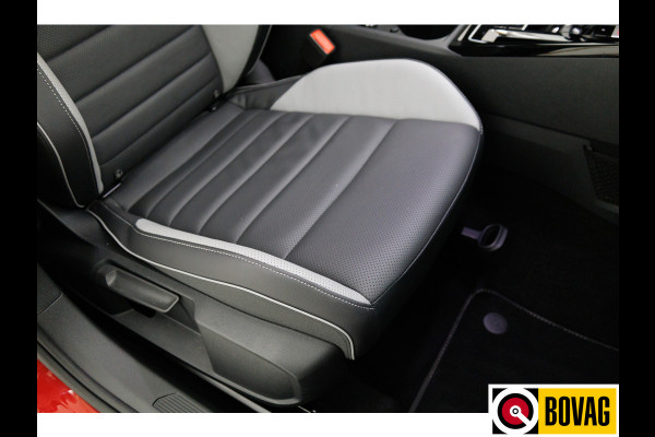 Volkswagen Golf 1.5 eHybrid GTE Black Style 272 PK | Panoramadak | Leer | Elec. trekhaak | Headup | Stoel- & stuurverw. | Stoelventilatie, Sfeerverlichting, bestuurdersstoel met geheugen, IQ matrix Led, Travel assist Volkswagen Golf 1.5 eHybrid GTE Black Style 272 PK | Panoramadak | Leer | Elec. trekhaak | Headup | Stoel- & stuurverw. | Stoelventilatie, Sfeerverlichting, bestuurdersstoel met geheugen, IQ matrix Led, Travel assist