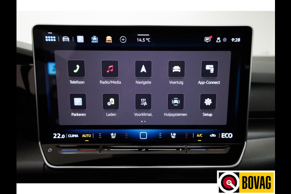 Volkswagen Golf 1.5 eHybrid GTE Black Style 272 PK | Panoramadak | Leer | Elec. trekhaak | Headup | Stoel- & stuurverw. | Stoelventilatie, Sfeerverlichting, bestuurdersstoel met geheugen, IQ matrix Led, Travel assist Volkswagen Golf 1.5 eHybrid GTE Black Style 272 PK | Panoramadak | Leer | Elec. trekhaak | Headup | Stoel- & stuurverw. | Stoelventilatie, Sfeerverlichting, bestuurdersstoel met geheugen, IQ matrix Led, Travel assist