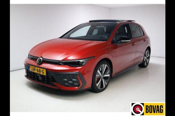 Volkswagen Golf 1.5 eHybrid GTE Black Style 272 PK | Panoramadak | Leer | Elec. trekhaak | Headup | Stoel- & stuurverw. | Stoelventilatie, Sfeerverlichting, bestuurdersstoel met geheugen, IQ matrix Led, Travel assist Volkswagen Golf 1.5 eHybrid GTE Black Style 272 PK | Panoramadak | Leer | Elec. trekhaak | Headup | Stoel- & stuurverw. | Stoelventilatie, Sfeerverlichting, bestuurdersstoel met geheugen, IQ matrix Led, Travel assist