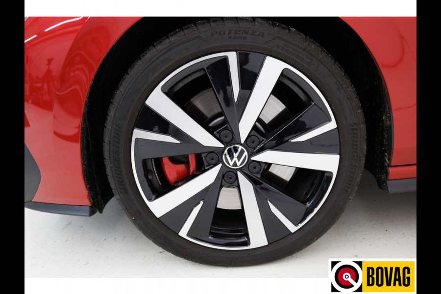 Volkswagen Golf 1.5 eHybrid GTE Black Style 272 PK | Panoramadak | Leer | Elec. trekhaak | Headup | Stoel- & stuurverw. | Stoelventilatie, Sfeerverlichting, bestuurdersstoel met geheugen, IQ matrix Led, Travel assist Volkswagen Golf 1.5 eHybrid GTE Black Style 272 PK | Panoramadak | Leer | Elec. trekhaak | Headup | Stoel- & stuurverw. | Stoelventilatie, Sfeerverlichting, bestuurdersstoel met geheugen, IQ matrix Led, Travel assist