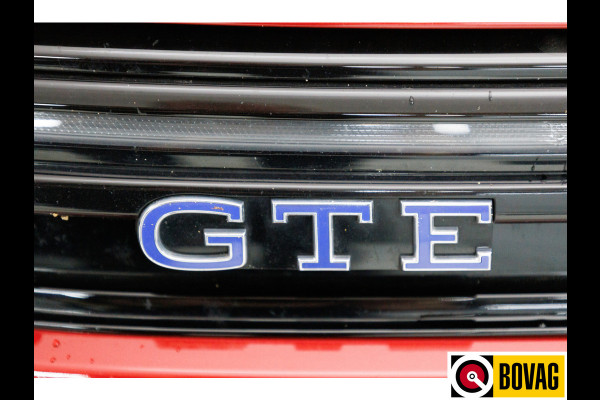 Volkswagen Golf 1.5 eHybrid GTE Black Style 272 PK | Panoramadak | Leer | Elec. trekhaak | Headup | Stoel- & stuurverw. | Stoelventilatie, Sfeerverlichting, bestuurdersstoel met geheugen, IQ matrix Led, Travel assist Volkswagen Golf 1.5 eHybrid GTE Black Style 272 PK | Panoramadak | Leer | Elec. trekhaak | Headup | Stoel- & stuurverw. | Stoelventilatie, Sfeerverlichting, bestuurdersstoel met geheugen, IQ matrix Led, Travel assist