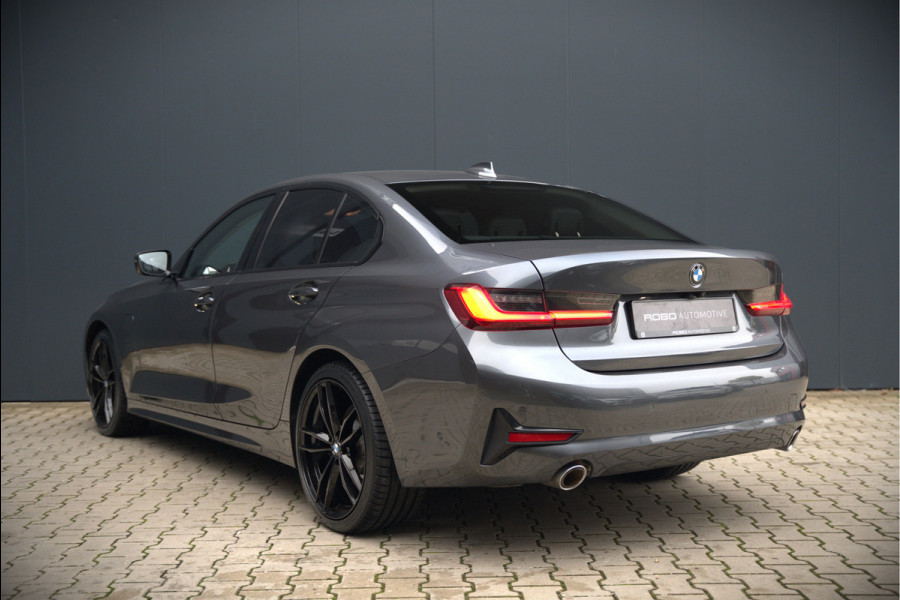 BMW 3-serie 330e eDrive Edition Sportline | Stoelverwarming | Cruise Control | Leer | Camera | Keyless | Apple Carplay | Ambiance Verlichting | HIFI | Parkeersensoren | Navigatie | NAP | Sport