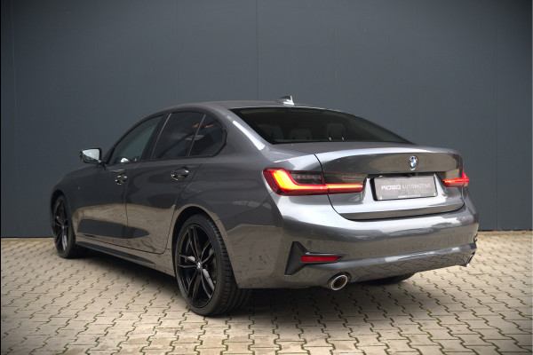 BMW 3-serie 330e eDrive Edition Sportline | Stoelverwarming | Cruise Control | Leer | Camera | Keyless | Apple Carplay | Ambiance Verlichting | HIFI | Parkeersensoren | Navigatie | NAP | Sport