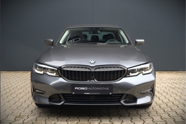 BMW 3-serie 330e eDrive Edition Sportline | Stoelverwarming | Cruise Control | Leer | Camera | Keyless | Apple Carplay | Ambiance Verlichting | HIFI | Parkeersensoren | Navigatie | NAP | Sport