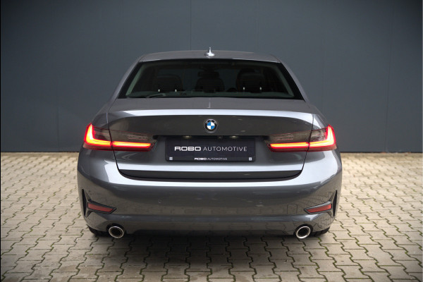 BMW 3-serie 330e eDrive Edition Sportline | Stoelverwarming | Cruise Control | Leer | Camera | Keyless | Apple Carplay | Ambiance Verlichting | HIFI | Parkeersensoren | Navigatie | NAP | Sport