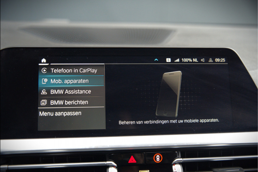 BMW 3-serie 330e eDrive Edition Sportline | Stoelverwarming | Cruise Control | Leer | Camera | Keyless | Apple Carplay | Ambiance Verlichting | HIFI | Parkeersensoren | Navigatie | NAP | Sport