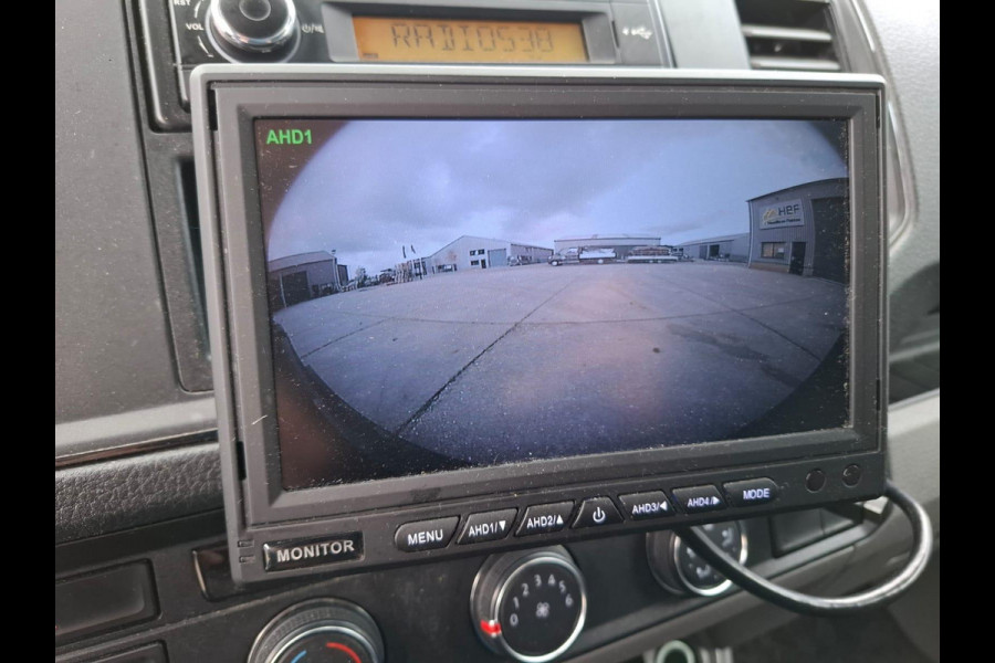 Volkswagen Crafter 35 2.0 TDI L4H3 BAKWAGEN MET DEUREN / EURO 6 / N.A.P / DEALER ONDERHOUDEN Volkswagen Crafter 35 2.0 TDI L4H3 BAKWAGEN MET DEUREN / EURO 6 / N.A.P / DEALER ONDERHOUDEN