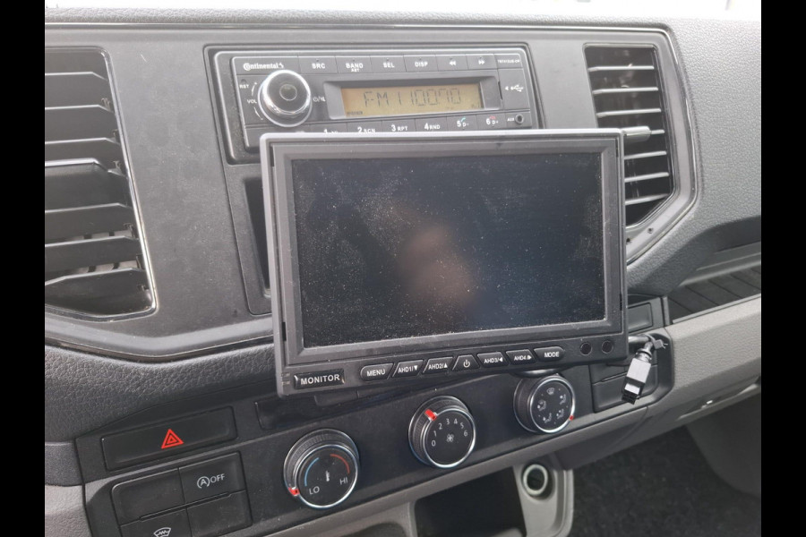 Volkswagen Crafter 35 2.0 TDI L4H3 BAKWAGEN MET DEUREN / EURO 6 / N.A.P / DEALER ONDERHOUDEN Volkswagen Crafter 35 2.0 TDI L4H3 BAKWAGEN MET DEUREN / EURO 6 / N.A.P / DEALER ONDERHOUDEN