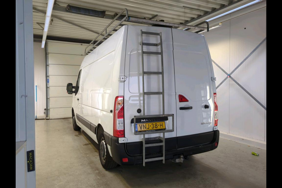 Renault Master 2.3 dCi 135pk L2 H2 Airco Navigatie Imperiaal Inrichting (Wordt verwacht)