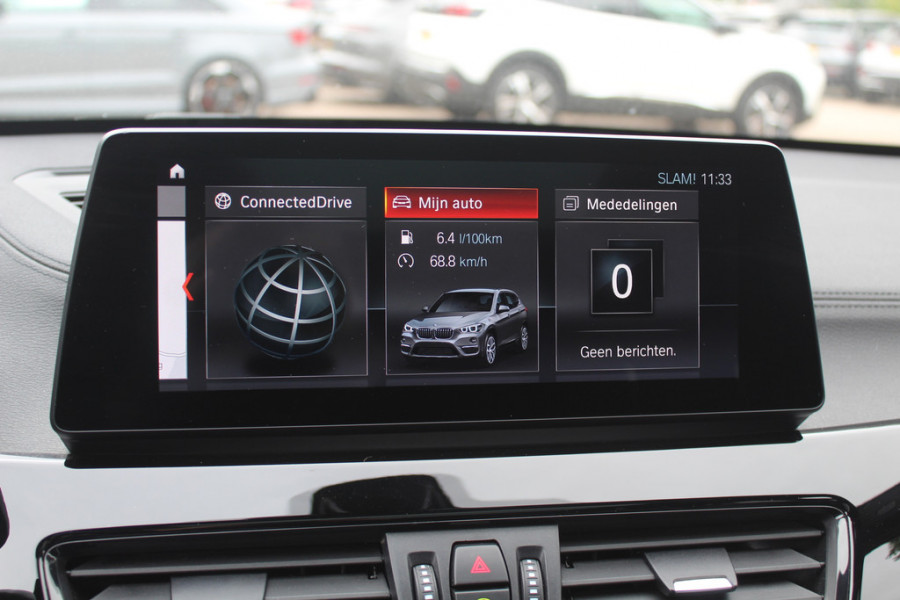 BMW X1 sDrive20i High Executive Ed. / Trekhaak / Panoramadak / Camera / Head-up / 19'' / Memory seats / Leder / Stuurverwarming / Navigatie / DAB / Stoelverwarming / Cruise Control BMW X1 sDrive20i High Executive Ed. / Trekhaak / Panoramadak / Camera / Head-up / 19'' / Memory seats / Leder / Stuurverwarming / Navigatie / DAB / Stoelverwarming / Cruise Control