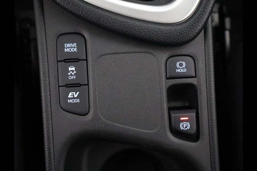 Toyota Yaris 1.5 HYBRID BI-TONE SILVERLINE AUTOMAAT CLOUD NAVI APPLE & ANDROID.CAMERA.TOYOTA GARANTIE TOT 2031 !! Toyota Yaris 1.5 HYBRID BI-TONE SILVERLINE AUTOMAAT CLOUD NAVI APPLE & ANDROID.CAMERA.TOYOTA GARANTIE TOT 2031 !!