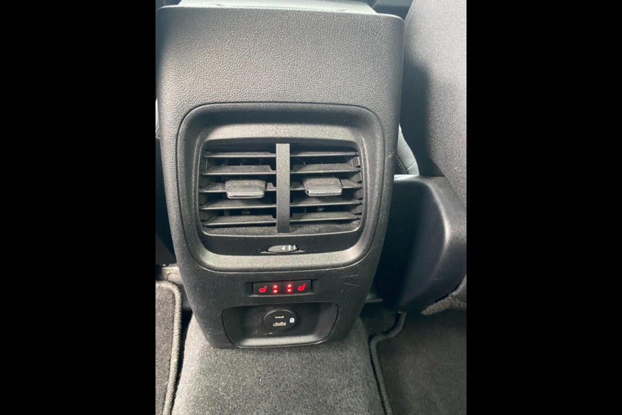 Ford Kuga 2.5 20V Titanium Plug in Hybride| Trekhaak| ACC | Carplay|Stoelverw 4X |Dealer onderh | Ford Kuga 2.5 20V Titanium Plug in Hybride| Trekhaak| ACC | Carplay|Stoelverw 4X |Dealer onderh |