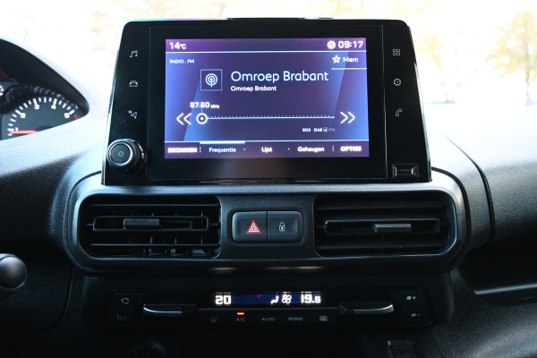 Peugeot Partner 1.5 BlueHDi L2 130 pk EAT8 S&S Camera, Standkachel, Trekhaak afneembaar Peugeot Partner 1.5 BlueHDi L2 130 pk EAT8 S&S Camera, Standkachel, Trekhaak afneembaar