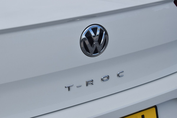Volkswagen T-Roc 1.5 TSI 150pk DSG R-line Pano | Trekhaak | Beats | 19"