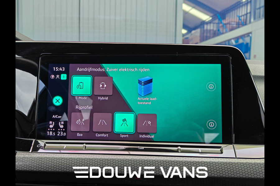 Volkswagen Golf GTE Leer Matrix-LED Q.Light Panorama Stoelverw. Carplay Navi Leder Stoelverwarming