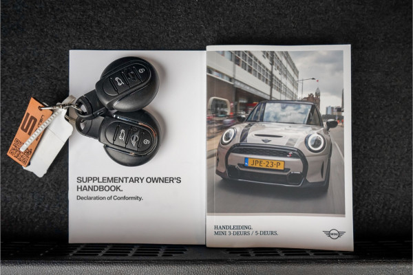 MINI Mini 2.0 Cooper S Yours ACC Pano H/K HUD Leder MINI Mini 2.0 Cooper S Yours ACC Pano H/K HUD Leder