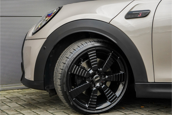 MINI Mini 2.0 Cooper S Yours ACC Pano H/K HUD Leder MINI Mini 2.0 Cooper S Yours ACC Pano H/K HUD Leder