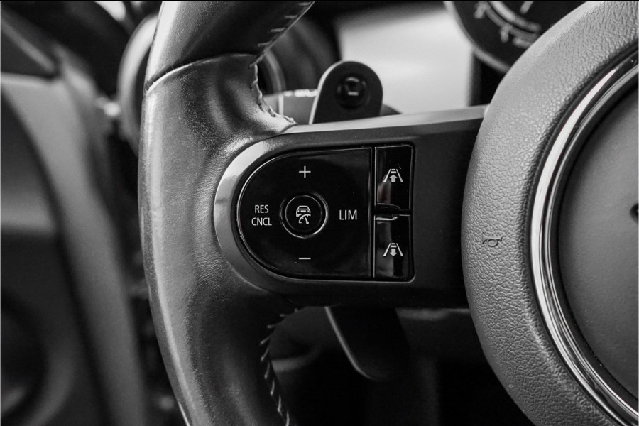 MINI Mini 2.0 Cooper S Yours ACC Pano H/K HUD Leder MINI Mini 2.0 Cooper S Yours ACC Pano H/K HUD Leder