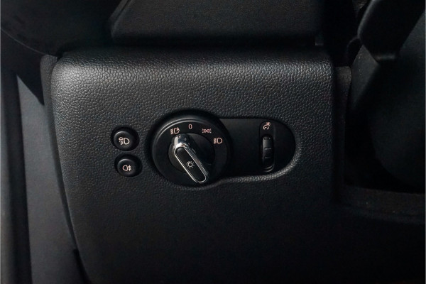 MINI Mini 2.0 Cooper S Yours ACC Pano H/K HUD Leder MINI Mini 2.0 Cooper S Yours ACC Pano H/K HUD Leder