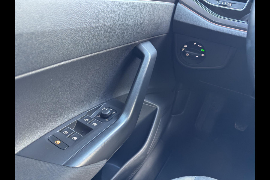 Volkswagen Polo 1.0 TSI Style | Camera | Parkeersensors | Airco (automatisch) | Digital Cockpit | Navigatie | IQ Light | Volkswagen Polo 1.0 TSI Style | Camera | Parkeersensors | Airco (automatisch) | Digital Cockpit | Navigatie | IQ Light |