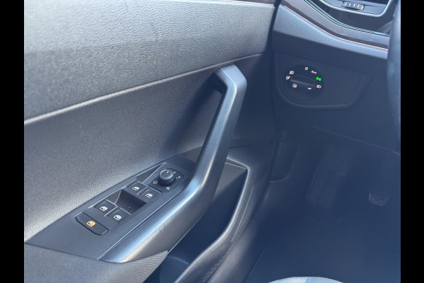 Volkswagen Polo 1.0 TSI Style | Camera | Parkeersensors | Airco (automatisch) | Digital Cockpit | Navigatie | IQ Light | Volkswagen Polo 1.0 TSI Style | Camera | Parkeersensors | Airco (automatisch) | Digital Cockpit | Navigatie | IQ Light |