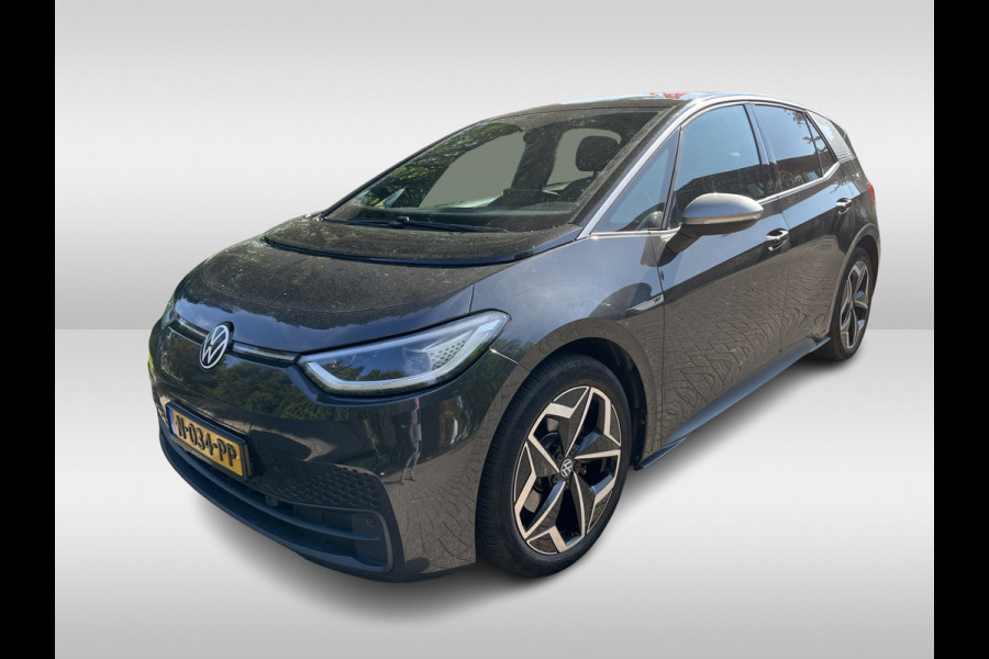 Volkswagen ID.3 First Plus 58 kWh SOH 92.5% / Camera / Keyless / Matrix LED / Interieurvoorverwarming / 19'' / DAB / 19'' / Navigatie / ACC Volkswagen ID.3 First Plus 58 kWh SOH 92.5% / Camera / Keyless / Matrix LED / Interieurvoorverwarming / 19'' / DAB / 19'' / Navigatie / ACC