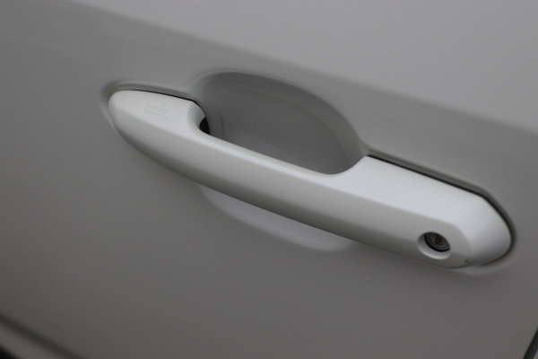 Toyota RAV4 2.5 Hybrid Style Bi-Tone Climate, ACC, Camera, Navigatie, Bluetooth, Verwarmde Voorruit, Trekhaak Toyota RAV4 2.5 Hybrid Style Bi-Tone Climate, ACC, Camera, Navigatie, Bluetooth, Verwarmde Voorruit, Trekhaak