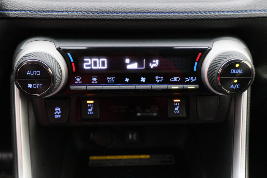 Toyota RAV4 2.5 Hybrid Style Bi-Tone Climate, ACC, Camera, Navigatie, Bluetooth, Verwarmde Voorruit, Trekhaak Toyota RAV4 2.5 Hybrid Style Bi-Tone Climate, ACC, Camera, Navigatie, Bluetooth, Verwarmde Voorruit, Trekhaak