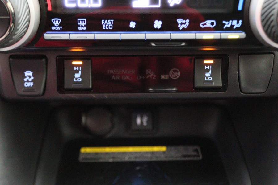 Toyota RAV4 2.5 Hybrid Style Bi-Tone Climate, ACC, Camera, Navigatie, Bluetooth, Verwarmde Voorruit, Trekhaak Toyota RAV4 2.5 Hybrid Style Bi-Tone Climate, ACC, Camera, Navigatie, Bluetooth, Verwarmde Voorruit, Trekhaak