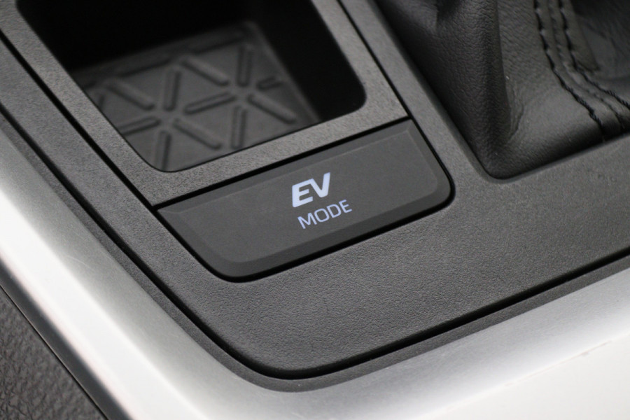 Toyota RAV4 2.5 Hybrid Style Bi-Tone Climate, ACC, Camera, Navigatie, Bluetooth, Verwarmde Voorruit, Trekhaak Toyota RAV4 2.5 Hybrid Style Bi-Tone Climate, ACC, Camera, Navigatie, Bluetooth, Verwarmde Voorruit, Trekhaak