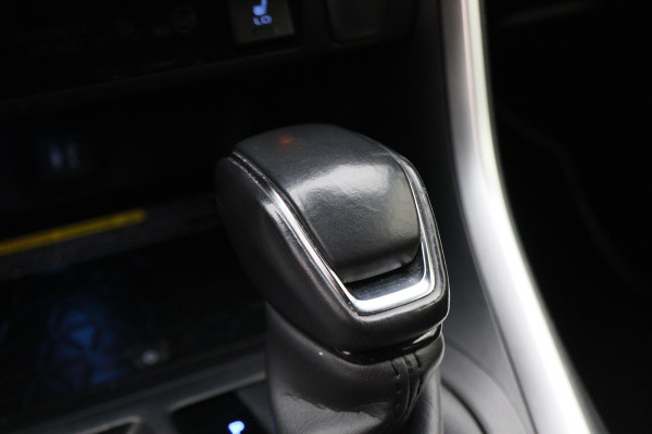 Toyota RAV4 2.5 Hybrid Style Bi-Tone Climate, ACC, Camera, Navigatie, Bluetooth, Verwarmde Voorruit, Trekhaak Toyota RAV4 2.5 Hybrid Style Bi-Tone Climate, ACC, Camera, Navigatie, Bluetooth, Verwarmde Voorruit, Trekhaak