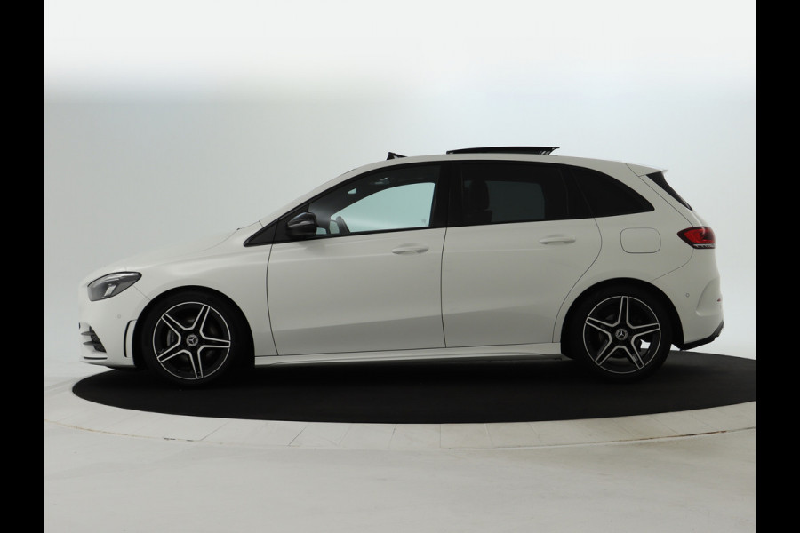 Mercedes-Benz B-Klasse 180 Business Solution AMG | Panoramadak | Achteruitrijcamera | Nightpakket | Apple Carplay | Inclusief 24 maanden MB Certified garantie voor Europa. Mercedes-Benz B-Klasse 180 Business Solution AMG | Panoramadak | Achteruitrijcamera | Nightpakket | Apple Carplay | Inclusief 24 maanden MB Certified garantie voor Europa.