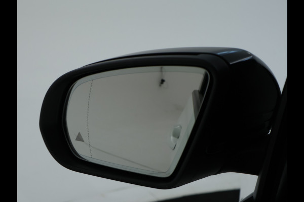 Mercedes-Benz B-Klasse 180 Business Solution AMG | Panoramadak | Achteruitrijcamera | Nightpakket | Apple Carplay | Inclusief 24 maanden MB Certified garantie voor Europa. Mercedes-Benz B-Klasse 180 Business Solution AMG | Panoramadak | Achteruitrijcamera | Nightpakket | Apple Carplay | Inclusief 24 maanden MB Certified garantie voor Europa.
