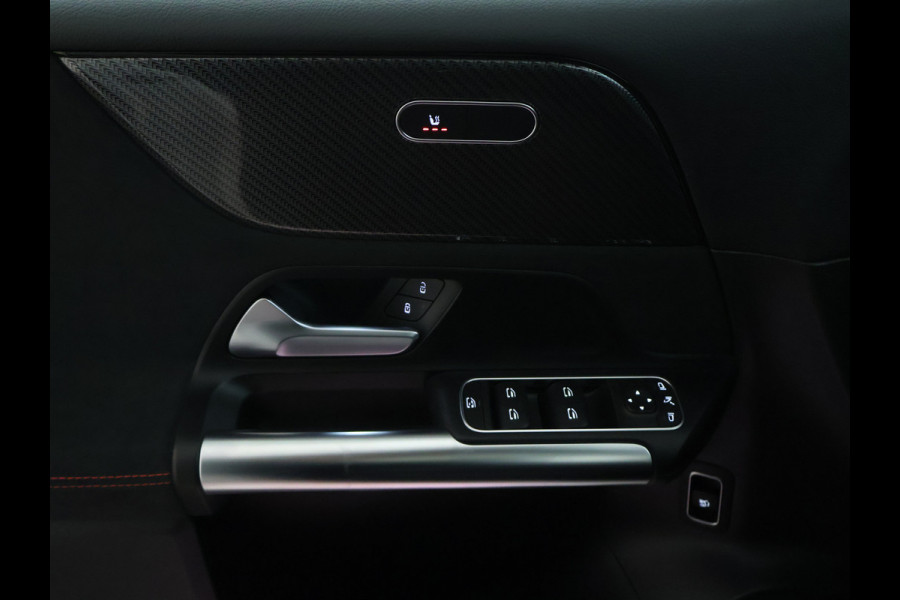 Mercedes-Benz B-Klasse 180 Business Solution AMG | Panoramadak | Achteruitrijcamera | Nightpakket | Apple Carplay | Inclusief 24 maanden MB Certified garantie voor Europa. Mercedes-Benz B-Klasse 180 Business Solution AMG | Panoramadak | Achteruitrijcamera | Nightpakket | Apple Carplay | Inclusief 24 maanden MB Certified garantie voor Europa.