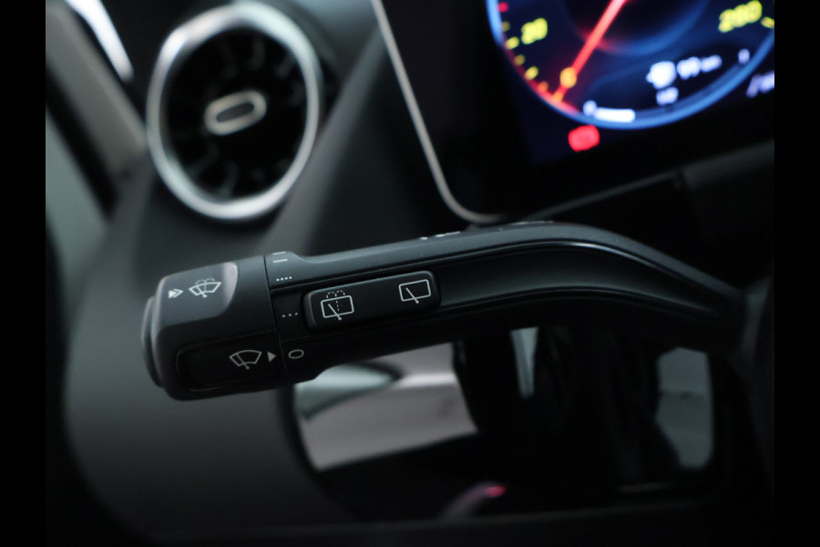Mercedes-Benz B-Klasse 180 Business Solution AMG | Panoramadak | Achteruitrijcamera | Nightpakket | Apple Carplay | Inclusief 24 maanden MB Certified garantie voor Europa. Mercedes-Benz B-Klasse 180 Business Solution AMG | Panoramadak | Achteruitrijcamera | Nightpakket | Apple Carplay | Inclusief 24 maanden MB Certified garantie voor Europa.
