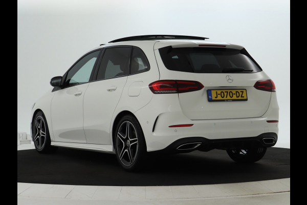 Mercedes-Benz B-Klasse 180 Business Solution AMG | Panoramadak | Achteruitrijcamera | Nightpakket | Apple Carplay | Inclusief 24 maanden MB Certified garantie voor Europa. Mercedes-Benz B-Klasse 180 Business Solution AMG | Panoramadak | Achteruitrijcamera | Nightpakket | Apple Carplay | Inclusief 24 maanden MB Certified garantie voor Europa.