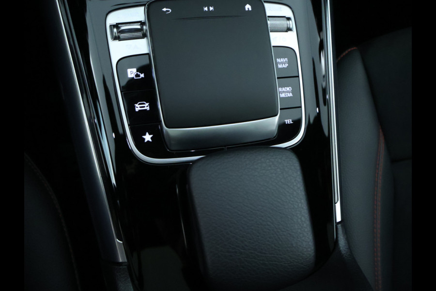 Mercedes-Benz B-Klasse 180 Business Solution AMG | Panoramadak | Achteruitrijcamera | Nightpakket | Apple Carplay | Inclusief 24 maanden MB Certified garantie voor Europa. Mercedes-Benz B-Klasse 180 Business Solution AMG | Panoramadak | Achteruitrijcamera | Nightpakket | Apple Carplay | Inclusief 24 maanden MB Certified garantie voor Europa.