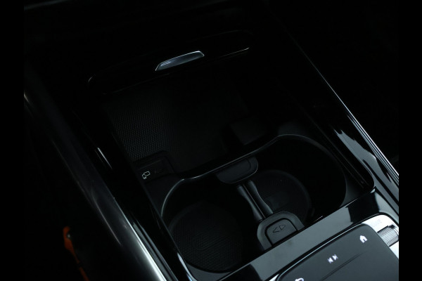 Mercedes-Benz B-Klasse 180 Business Solution AMG | Panoramadak | Achteruitrijcamera | Nightpakket | Apple Carplay | Inclusief 24 maanden MB Certified garantie voor Europa. Mercedes-Benz B-Klasse 180 Business Solution AMG | Panoramadak | Achteruitrijcamera | Nightpakket | Apple Carplay | Inclusief 24 maanden MB Certified garantie voor Europa.