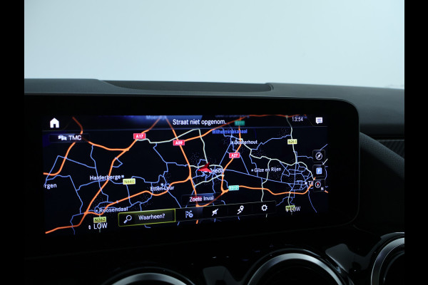 Mercedes-Benz B-Klasse 180 Business Solution AMG | Panoramadak | Achteruitrijcamera | Nightpakket | Apple Carplay | Inclusief 24 maanden MB Certified garantie voor Europa. Mercedes-Benz B-Klasse 180 Business Solution AMG | Panoramadak | Achteruitrijcamera | Nightpakket | Apple Carplay | Inclusief 24 maanden MB Certified garantie voor Europa.