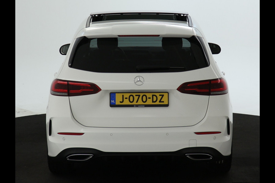 Mercedes-Benz B-Klasse 180 Business Solution AMG | Panoramadak | Achteruitrijcamera | Nightpakket | Apple Carplay | Inclusief 24 maanden MB Certified garantie voor Europa. Mercedes-Benz B-Klasse 180 Business Solution AMG | Panoramadak | Achteruitrijcamera | Nightpakket | Apple Carplay | Inclusief 24 maanden MB Certified garantie voor Europa.