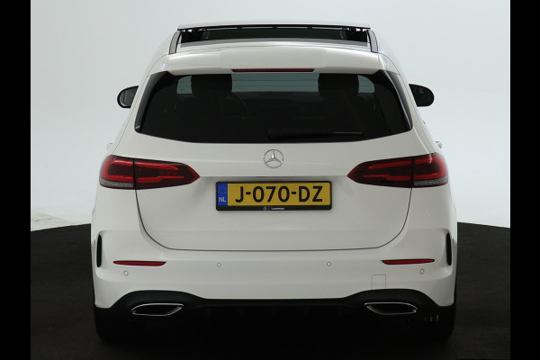 Mercedes-Benz B-Klasse 180 Business Solution AMG | Panoramadak | Achteruitrijcamera | Nightpakket | Apple Carplay | Inclusief 24 maanden MB Certified garantie voor Europa. Mercedes-Benz B-Klasse 180 Business Solution AMG | Panoramadak | Achteruitrijcamera | Nightpakket | Apple Carplay | Inclusief 24 maanden MB Certified garantie voor Europa.