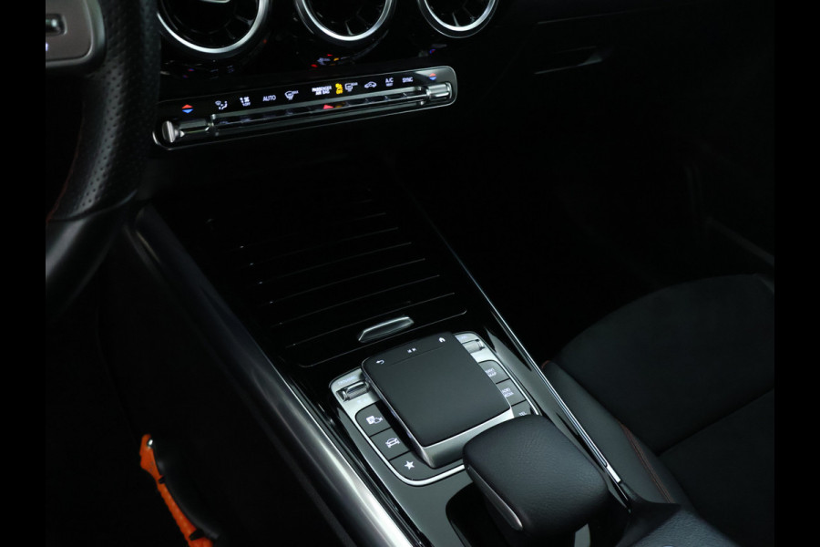 Mercedes-Benz B-Klasse 180 Business Solution AMG | Panoramadak | Achteruitrijcamera | Nightpakket | Apple Carplay | Inclusief 24 maanden MB Certified garantie voor Europa. Mercedes-Benz B-Klasse 180 Business Solution AMG | Panoramadak | Achteruitrijcamera | Nightpakket | Apple Carplay | Inclusief 24 maanden MB Certified garantie voor Europa.