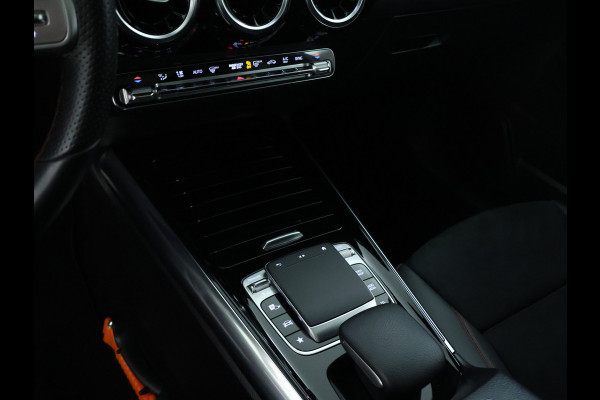 Mercedes-Benz B-Klasse 180 Business Solution AMG | Panoramadak | Achteruitrijcamera | Nightpakket | Apple Carplay | Inclusief 24 maanden MB Certified garantie voor Europa. Mercedes-Benz B-Klasse 180 Business Solution AMG | Panoramadak | Achteruitrijcamera | Nightpakket | Apple Carplay | Inclusief 24 maanden MB Certified garantie voor Europa.