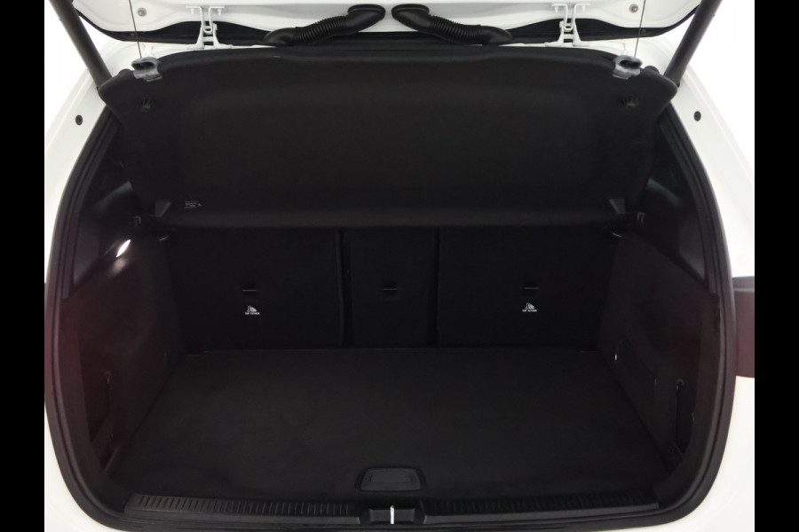 Mercedes-Benz B-Klasse 180 Business Solution AMG | Panoramadak | Achteruitrijcamera | Nightpakket | Apple Carplay | Inclusief 24 maanden MB Certified garantie voor Europa. Mercedes-Benz B-Klasse 180 Business Solution AMG | Panoramadak | Achteruitrijcamera | Nightpakket | Apple Carplay | Inclusief 24 maanden MB Certified garantie voor Europa.