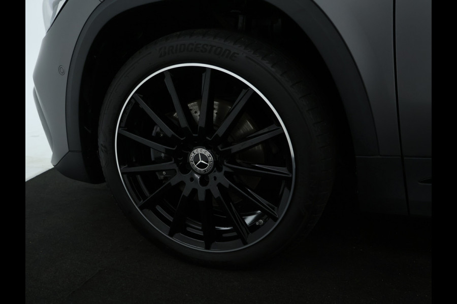 Mercedes-Benz GLA 250 e AMG Plug-In Hybride AMG Line | Night Pakket | 19 Inch AMG Velgen | Memory voorstoelen | Sfeerverlichting. Inclusief 24 maanden MB Certified garantie voor Europa.